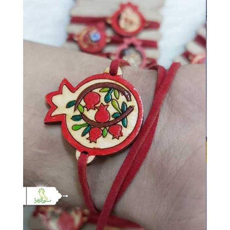 دستبند چوبی یلدایی